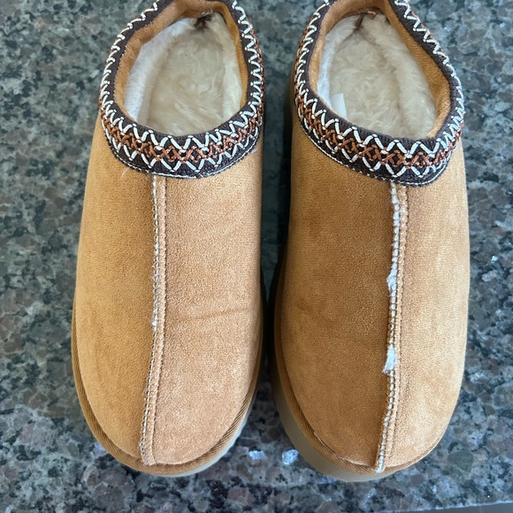 Tan Suede Women’s platform slip on - Picture 2 of 7